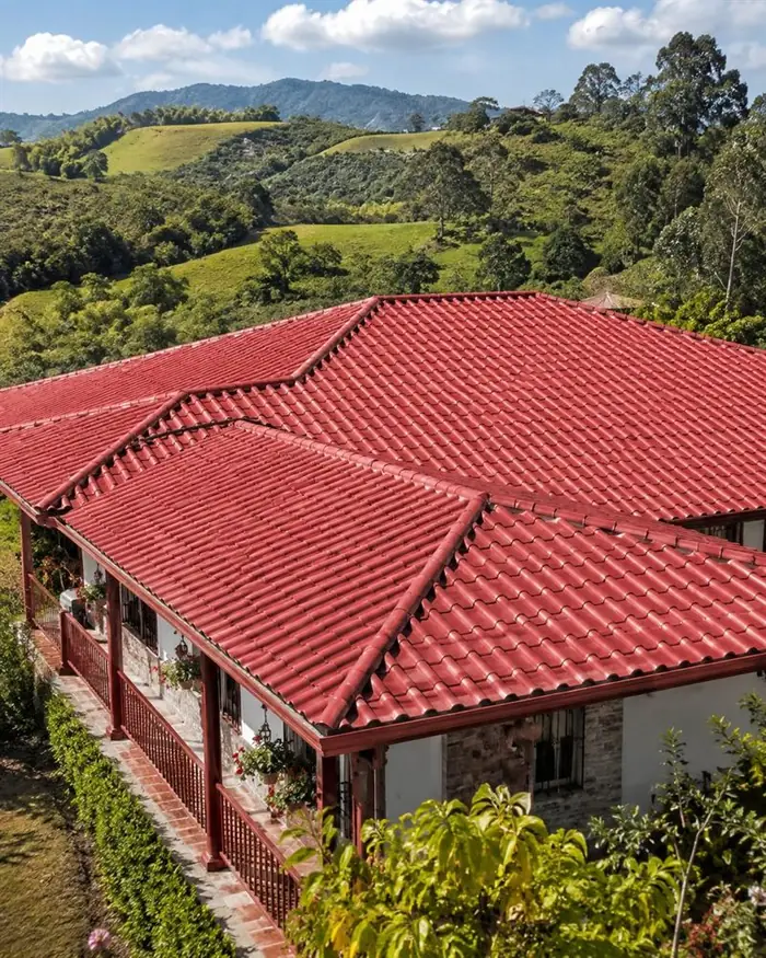 Casa campestre con Teja Colonial roja